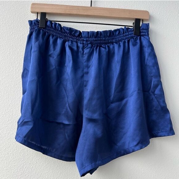 Vintage Victoria’s Secret Gold Label Stretchy Silky Shorts - Picture 2 of 10